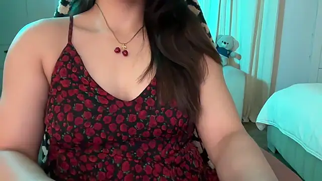 Hot vibes143 online show from June 2026 06:47:02 PM