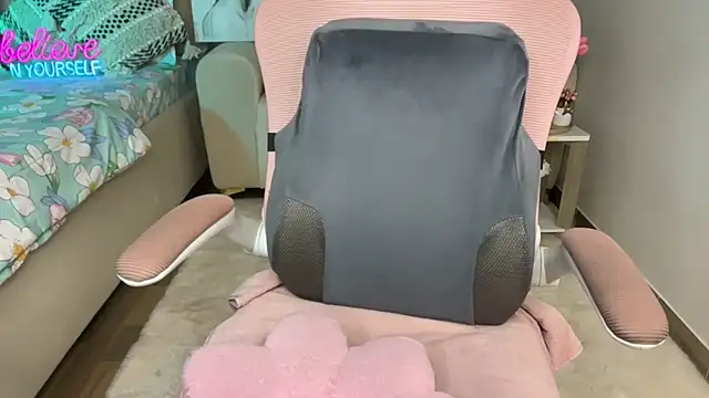 Hot vibes143 online show from February 2026 07:13:01 PM