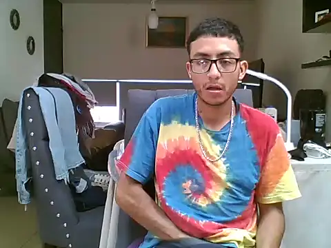 Jaleale33 online show from April 2026 06:25:02 PM