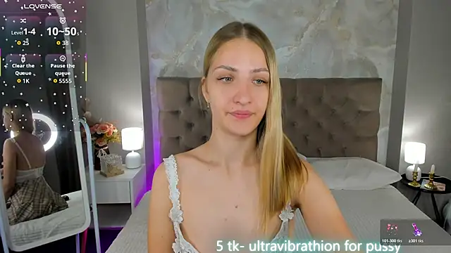 Snapshot of Luna_Vibee chatting on November 2025 11:22:02 AM Luna Vibee online show from November 2025 11:22:02 AM