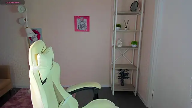 Lori Blossom online show from September 2025 08:20:01 AM