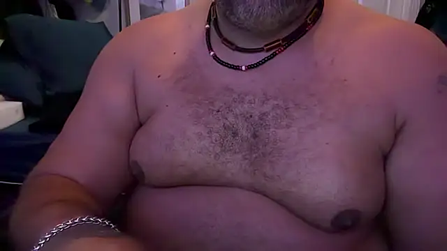 Snapshot of TheGreenEyedBear chatting on June 2026 08:04:01 AM TheGreenEyedBear online show from June 2026 08:04:01 AM