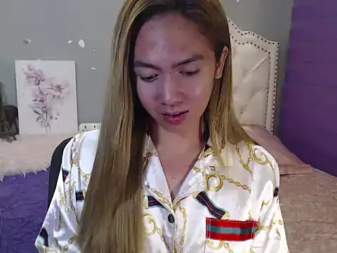 urGoddessChloexxx online show from May 2026 05:30:02 PM