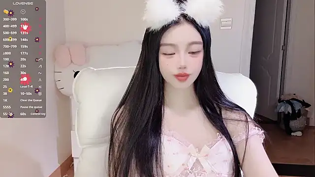 MM-feifei online show from November 2025 04:54:01 PM