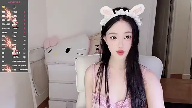 MM-feifei online show from November 2025 03:27:01 PM