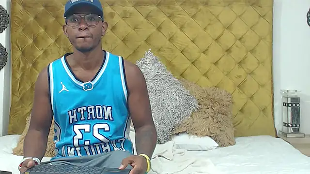 AndyCalifornia1 online show from December 2025 12:37:01 PM