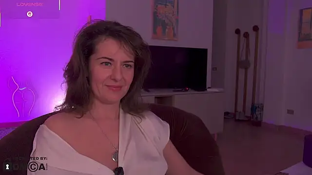 Witch in Silk online show from November 2025 04:07:01 PM