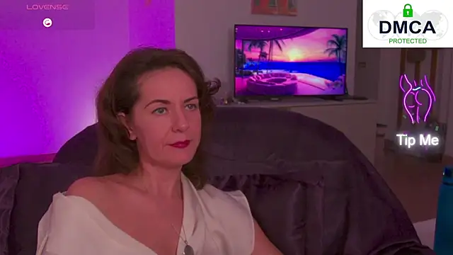 Witch in Silk online show from September 2025 06:22:01 PM