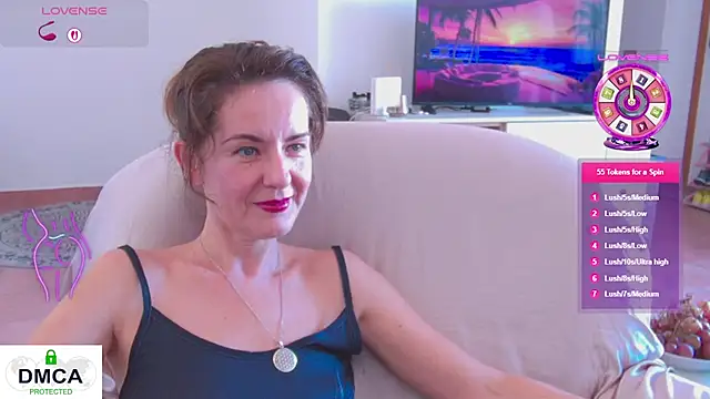 Witch in Silk online show from September 2025 02:00:02 PM