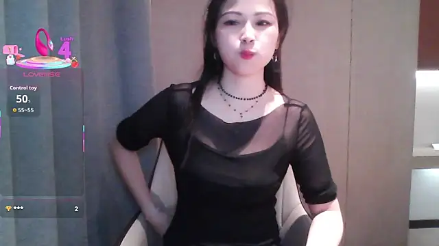 qinerOIO online show from September 2025 02:26:02 PM