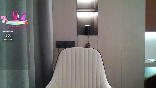 qinerOIO online show from September 2025 06:57:02 AM