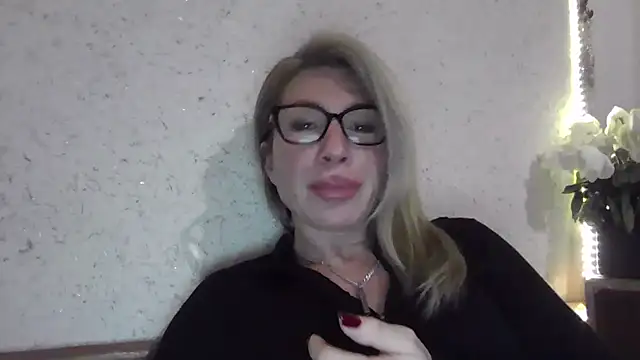 Snapshot of fox_red_lady7 chatting on February 2026 06:57:02 PM fox red lady7 online show from February 2026 06:57:02 PM