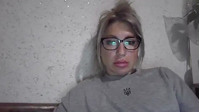 fox red lady7 online show from April 2026 07:37:02 PM