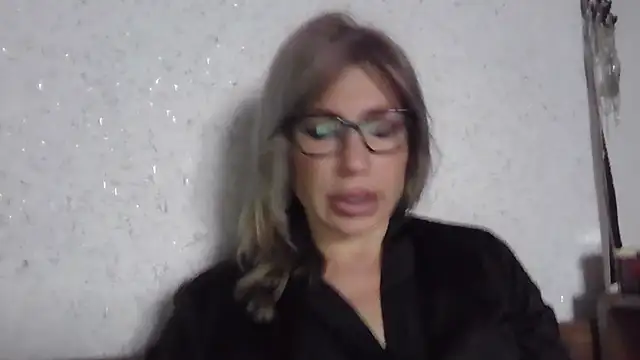 Snapshot of fox_red_lady7 chatting on February 2026 10:04:01 AM fox red lady7 online show from February 2026 10:04:01 AM