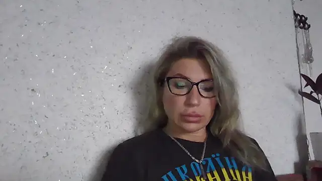 Snapshot of fox_red_lady7 chatting on January 2026 07:37:01 AM fox red lady7 online show from January 2026 07:37:01 AM