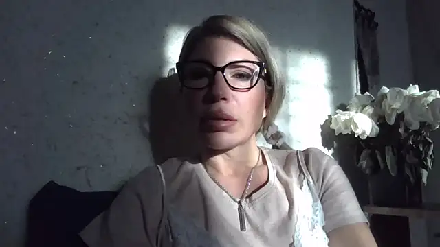 Snapshot of fox_red_lady7 chatting on February 2026 06:51:01 AM fox red lady7 online show from February 2026 06:51:01 AM