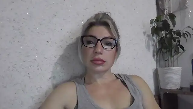 Snapshot of fox_red_lady7 chatting on December 2025 10:52:01 AM fox red lady7 online show from December 2025 10:52:01 AM