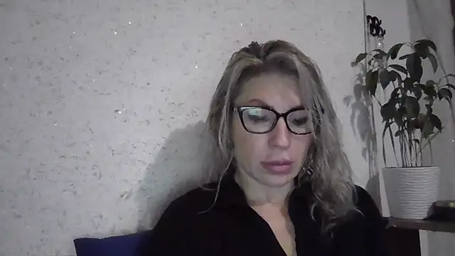 Snapshot of fox_red_lady7 chatting on December 2025 12:51:01 PM fox red lady7 online show from December 2025 12:51:01 PM