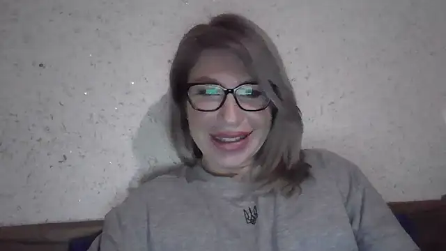 Snapshot of fox_red_lady7 chatting on February 2026 10:10:02 PM fox red lady7 online show from February 2026 10:10:02 PM