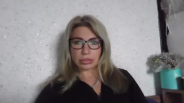 Snapshot of fox_red_lady7 chatting on January 2026 11:24:01 AM fox red lady7 online show from January 2026 11:24:01 AM