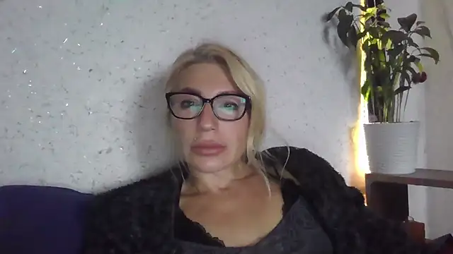 Snapshot of fox_red_lady7 chatting on October 2025 10:16:01 AM fox red lady7 online show from October 2025 10:16:01 AM