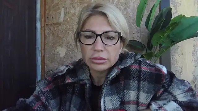 Snapshot of fox_red_lady7 chatting on September 2025 10:04:01 AM fox red lady7 online show from September 2025 10:04:01 AM