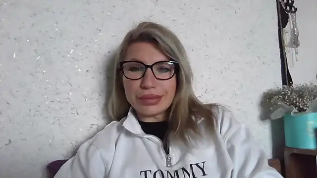 Snapshot of fox_red_lady7 chatting on January 2026 10:30:01 AM fox red lady7 online show from January 2026 10:30:01 AM