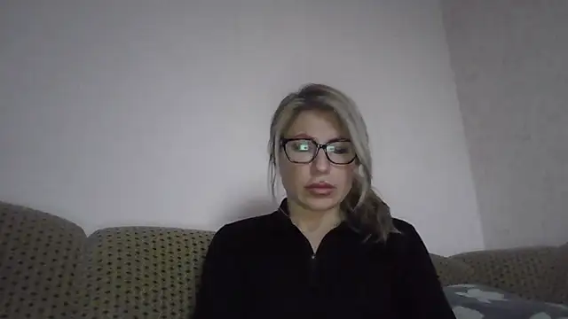 Snapshot of fox_red_lady7 chatting on February 2026 02:49:01 PM fox red lady7 online show from February 2026 02:49:01 PM