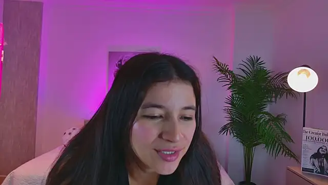 Snapshot of LUNAA___ chatting on June 2026 03:25:02 AM LUNAA online show from June 2026 03:25:02 AM