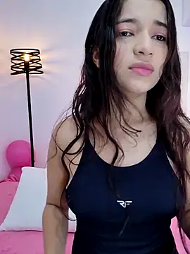 LUNAA    online show from October 2025 04:03:01 AM