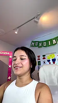 Snapshot of LUNAA___ chatting on July 2026 03:28:01 AM LUNAA online show from July 2026 03:28:01 AM