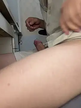 Snapshot of sonwmelt1 chatting on September 2025 06:08:01 AM sonwmelt1 online show from September 2025 06:08:01 AM