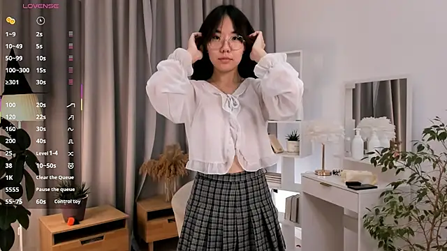 UdelaDodson online show from November 2025 01:09:01 AM