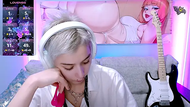 SophieAsh online show from November 2025 02:10:01 PM