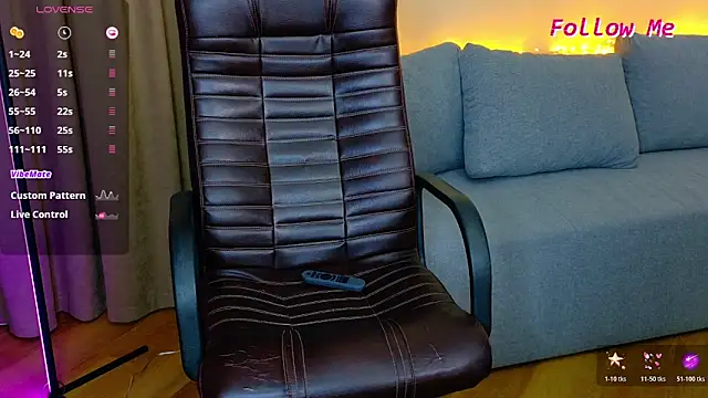 LightKisss online show from December 2025 11:31:01 AM