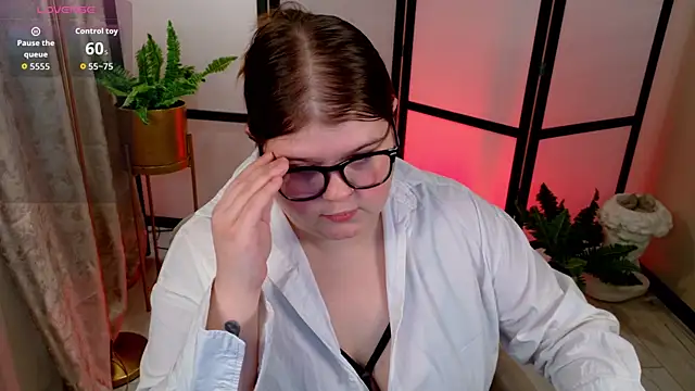 Snapshot of Mia_Ray chatting on November 2025 05:27:02 PM Mia Ray online show from November 2025 05:27:02 PM