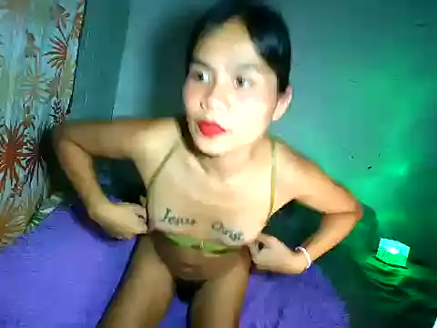 zoeytransph online show from October 2025 11:31:02 AM