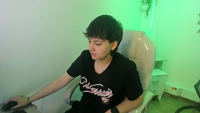 Nathaly ds online show from April 2026 03:57:01 PM