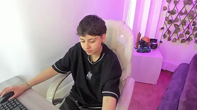 Nathaly ds online show from March 2026 07:10:02 PM