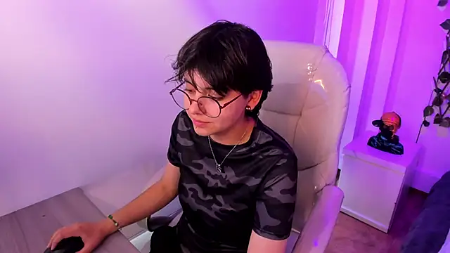 Nathaly ds online show from February 2026 07:14:01 PM