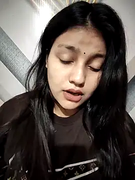 Dipali143143 online show from April 2026 07:32:01 PM