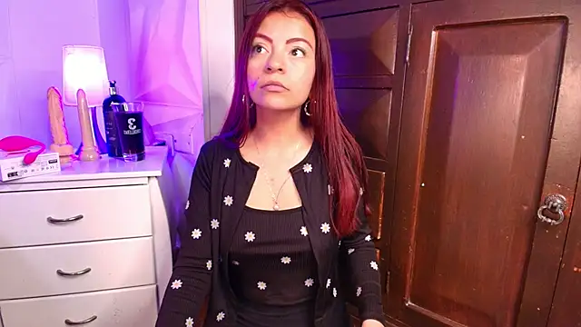 Cherrylionn online show from October 2025 04:27:02 AM