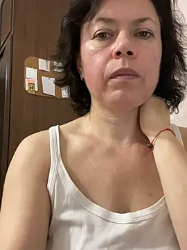 Snapshot of Kiravix chatting on February 2026 05:45:02 PM Kiravix online show from February 2026 05:45:02 PM