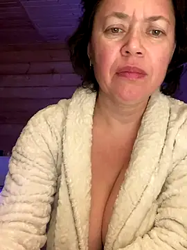 Snapshot of Kiravix chatting on December 2025 09:15:01 PM Kiravix online show from December 2025 09:15:01 PM