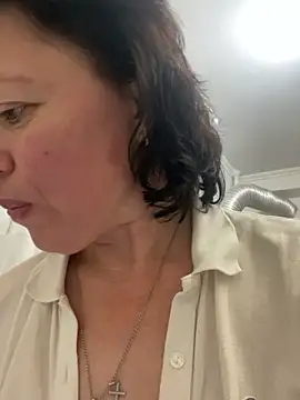 Kiravix online show from April 2026 09:39:33 PM