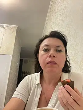 Kiravix online show from October 2025 03:34:01 PM