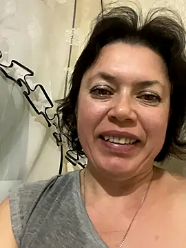 Kiravix online show from September 2025 07:49:01 PM