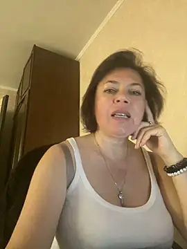 Kiravix online show from October 2025 10:17:02 AM