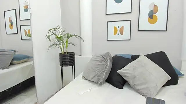 dakota roussee online show from November 2025 12:31:02 PM