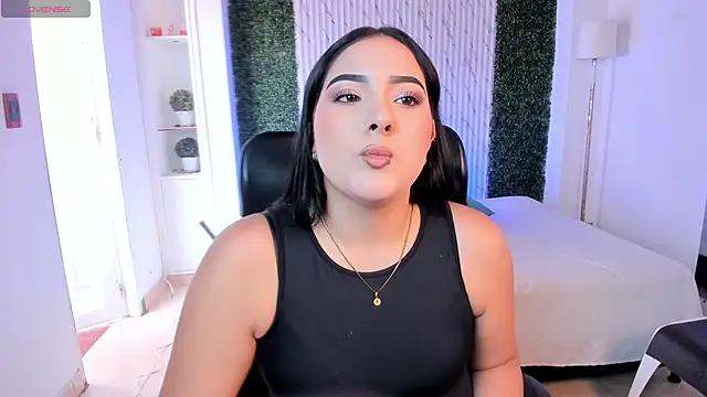 sofiacaramel online show from November 2025 03:17:01 PM